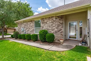 1201 N Riviera Cir, Pearland, TX 77581 - Photo 22