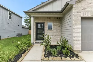 2105 Caney Crk Ln, Conroe, TX 77301 - Photo 2