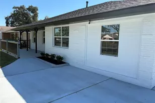 2929 8th Ave N, Texas City, TX 77590 - Photo 2