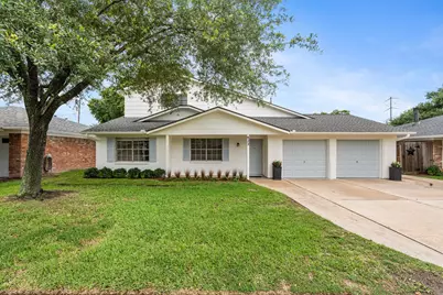 822 N Kaufman Drive, Deer Park, TX 77536 - Photo 1