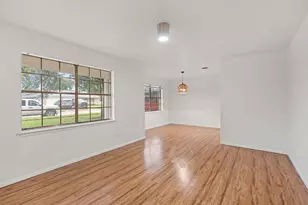 822 N Kaufman Dr, Deer Park, TX 77536 - Photo 2