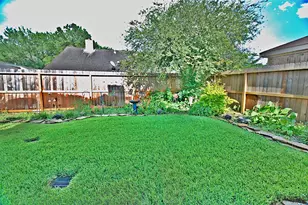 3079 Hazy Park Dr, Houston, TX 77082 - Photo 42