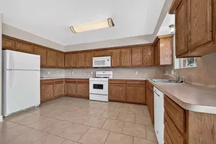 8721 Garrett St, Needville, TX 77461 - Photo 2