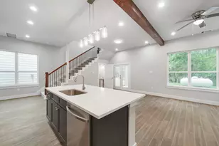 731 Magnolia Point Dr, Houston, TX 77336 - Photo 10