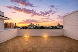 1110 Peden St, Houston, TX 77006 - Photo 2