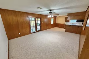 1302 Avenue H, Danbury, TX 77534 - Photo 6
