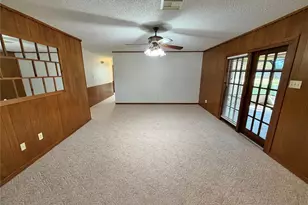1302 Avenue H, Danbury, TX 77534 - Photo 14