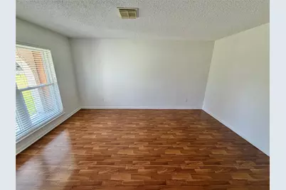 1302 Avenue H, Danbury, TX 77534 - Photo 4