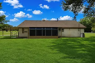 1302 Avenue H, Danbury, TX 77534 - Photo 26