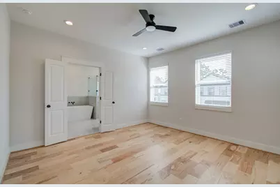 5309 Donovan Gardens Lane, Houston, TX 77091 - Photo 8
