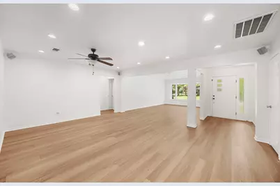 9111 Timberside Drive, Houston, TX 77025 - Photo 18