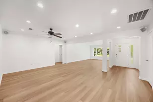 9111 Timberside Dr, Houston, TX 77025 - Photo 18