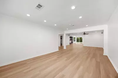 9111 Timberside Drive, Houston, TX 77025 - Photo 14