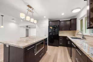 9111 Timberside Dr, Houston, TX 77025 - Photo 8