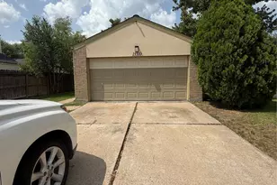 13310 Robinglen Dr, Houston, TX 77083 - Photo 2
