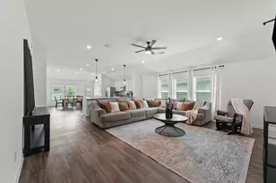 920 Bulwark Dr, Crosby, TX 77532 - Photo 10