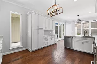 7535 Olympia Dr, Houston, TX 77063 - Photo 12