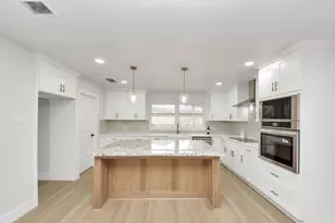 26206 Maplewood Dr, Spring, TX 77386 - Photo 12