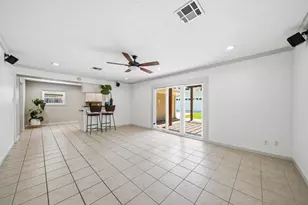 10211 Cliffwood Dr, Houston, TX 77035 - Photo 18