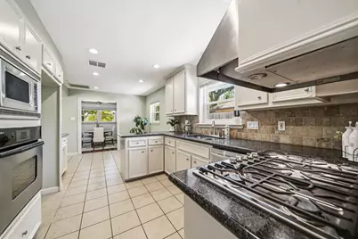 10211 Cliffwood Drive, Houston, TX 77035 - Photo 14