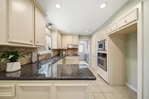 10211 Cliffwood Dr, Houston, TX 77035 - Photo 14