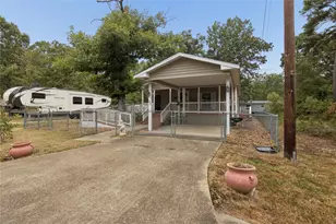380 Antigua Dr, Point Blank, TX 77364 - Photo 2