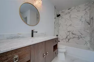 10300 Mayfield Rd, Houston, TX 77043 - Photo 14