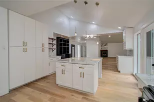 10300 Mayfield Rd, Houston, TX 77043 - Photo 8