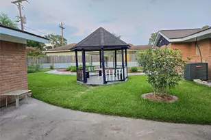 8918 Mobud Dr, Houston, TX 77036 - Photo 20