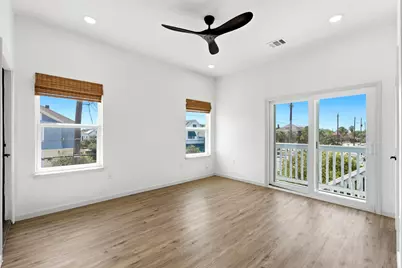 2326 Bernardo De Galvez, Galveston, TX 77550 - Photo 18