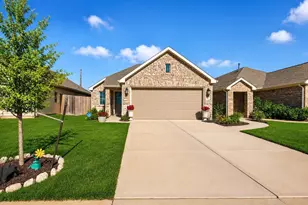 228 River Grv Ct, Willis, TX 77378 - Photo 2