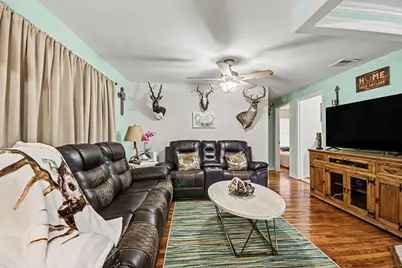 536 Montgomery Street, Clute, TX 77531 - Photo 6