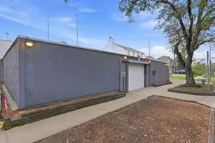 1941 Lexington St, Houston, TX 77098 - Photo 2