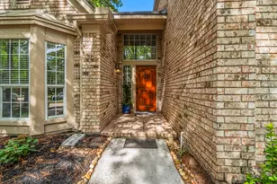 170 Linton Downs Pl, The Woodlands, TX 77382 - Photo 2