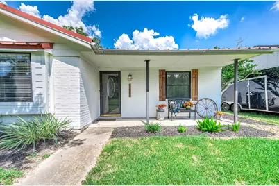 1403 Avenue F, Danbury, TX 77534 - Photo 6