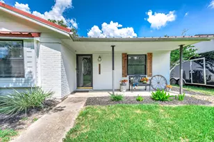1403 Avenue F, Danbury, TX 77534 - Photo 6