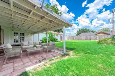 1403 Avenue F, Danbury, TX 77534 - Photo 32