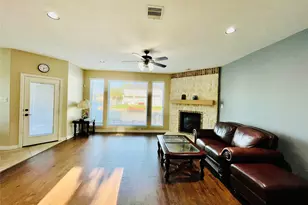 14303 Tasmania Ct, Sugar Land, TX 77498 - Photo 4