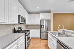 727 W Heights Hollow Ln, Houston, TX 77007 - Photo 8