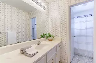 10526 Sageberry Dr, Houston, TX 77089 - Photo 8