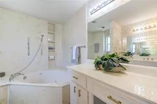 10526 Sageberry Dr, Houston, TX 77089 - Photo 14
