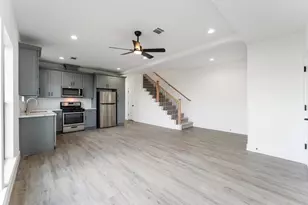 205 S 2nd St, Beasley, TX 77417 - Photo 6