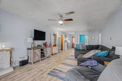 157 Houston Street, Angleton, TX 77515 - Photo 10