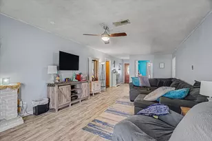 157 Houston St, Angleton, TX 77515 - Photo 10