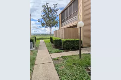 10555 Turtlewood Court #1903, Houston, TX 77072 - Photo 4