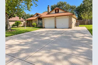 3804 Briar Hollow Drive, Dickinson, TX 77539 - Photo 2