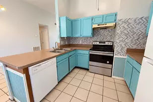 3804 Briar Hollow Dr, Dickinson, TX 77539 - Photo 10