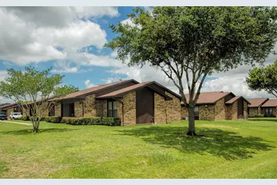 1749 E Henderson Rd, Angleton, TX 77515 - Photo 1