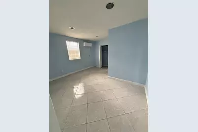 7301 Ave #B, Houston, TX 77011 - Photo 6