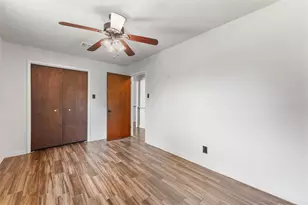 326 Broad Ripple Dr, Houston, TX 77336 - Photo 16